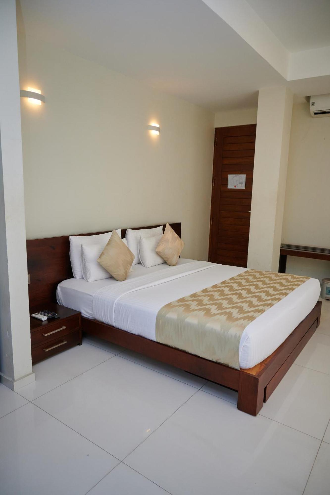 Kethumathee Hotel & Banquet Ratnapura Exterior foto